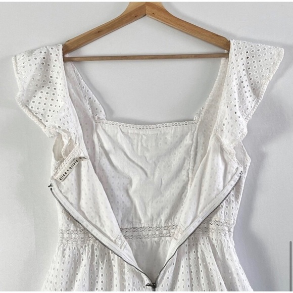 White Alice and Olivia eyelet dress size 10 - Picture 9 of 9